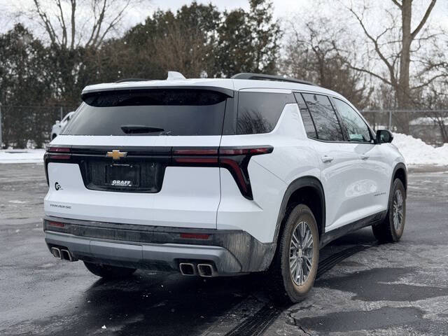2025 Chevrolet Traverse LT