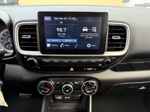 2022 Hyundai Venue SE