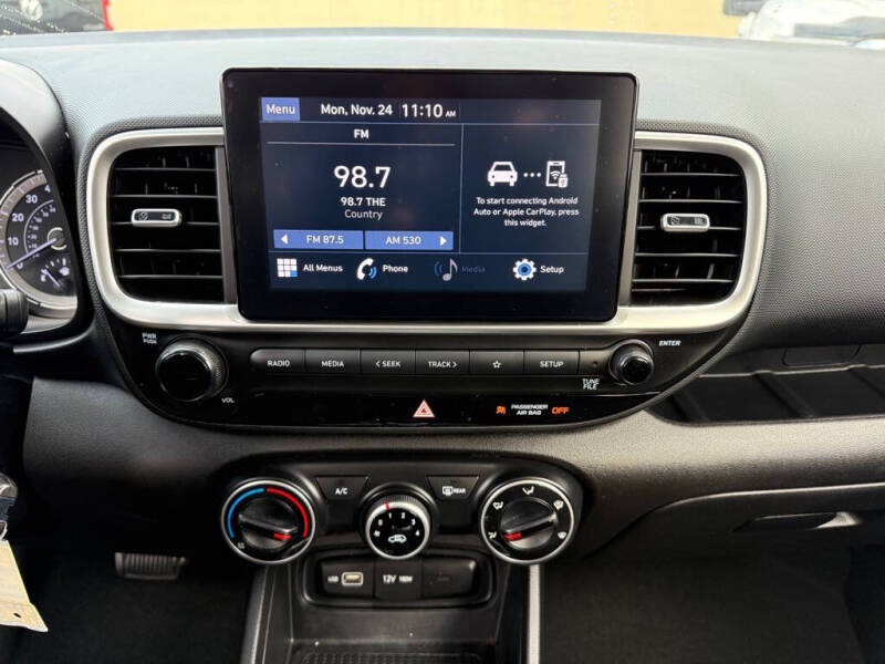 2022 Hyundai Venue SE