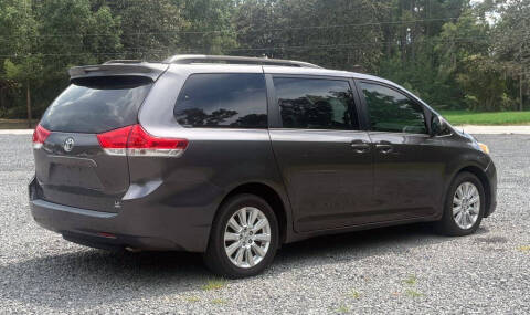 2012 Toyota Sienna LE 7-Passenger
