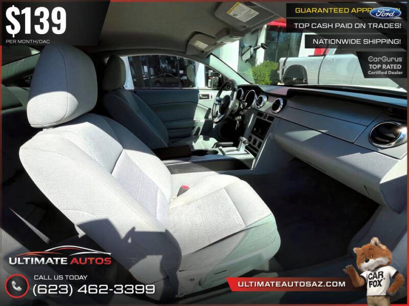 2005 Ford Mustang V6 Deluxe
