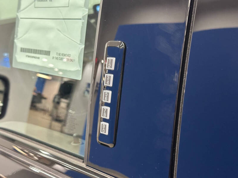 2023 Ford F-150 Lightning Platinum