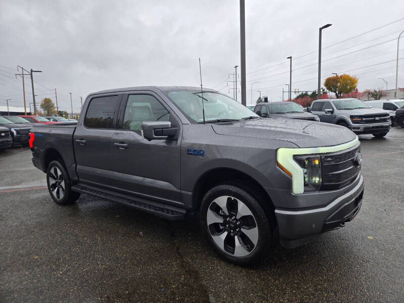 2025 Ford F-150 Lightning Platinum