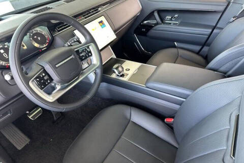 2025 Land Rover Range Rover P615 SV