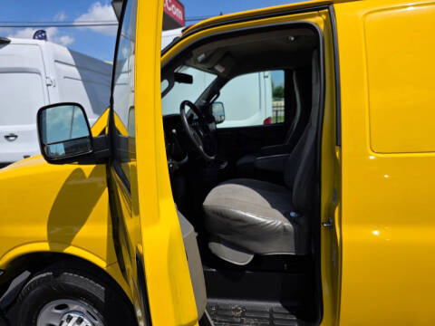 2022 Chevrolet Express 2500