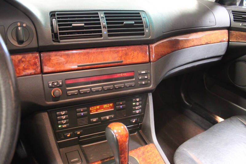 2000 BMW 5 Series 528i