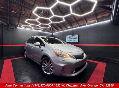 2014 Toyota Prius v Five