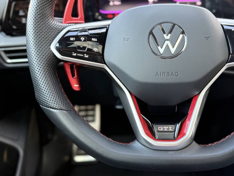 2024 Volkswagen Golf GTI SE