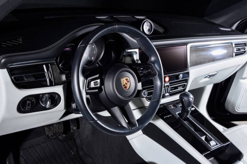 2022 Porsche Macan S
