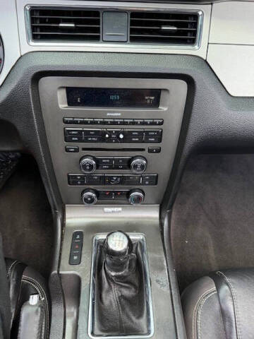 2013 Ford Mustang V6 Premium