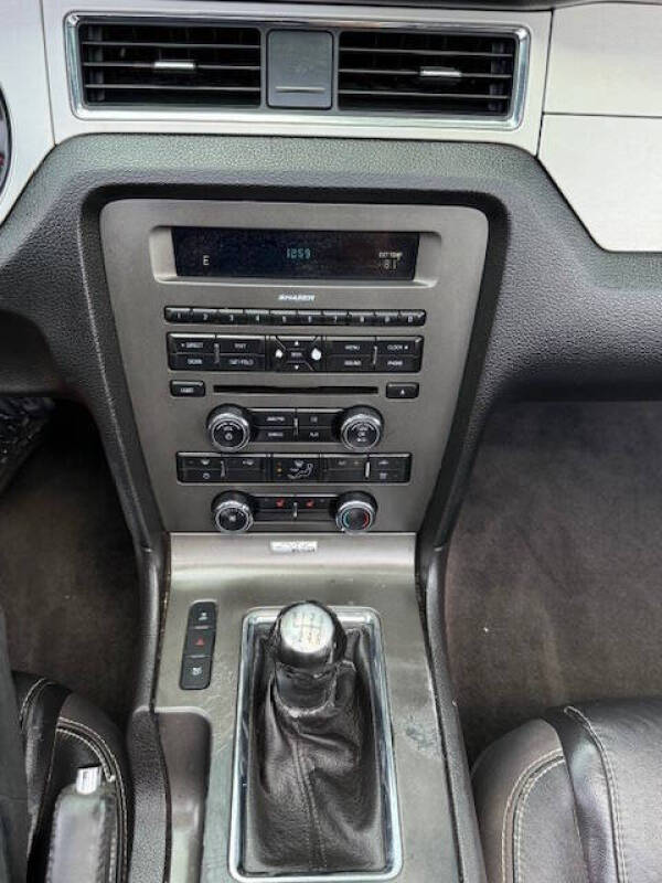 2013 Ford Mustang V6 Premium