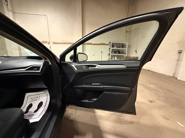 2019 Ford Fusion Hybrid SE