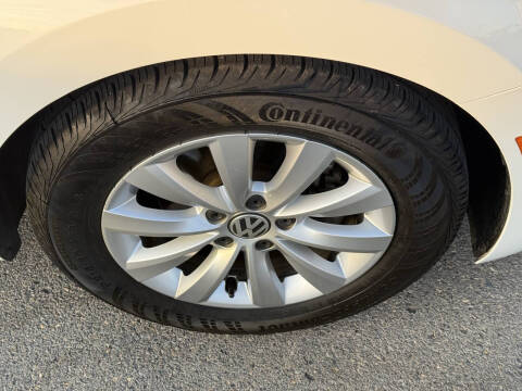 2014 Volkswagen Beetle 1.8T Entry PZEV