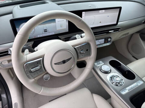 2024 Genesis GV60 Standard