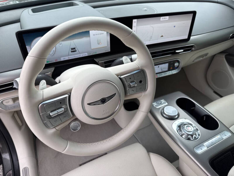 2024 Genesis GV60 Standard