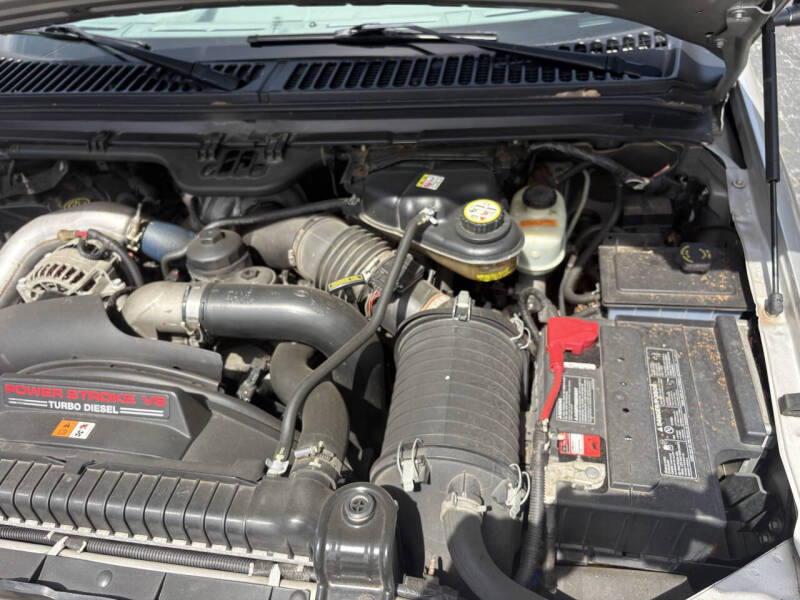 2005 Ford Excursion XLT