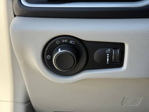 2021 Chrysler Voyager L