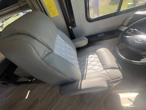 2020 Holiday Rambler Invicta