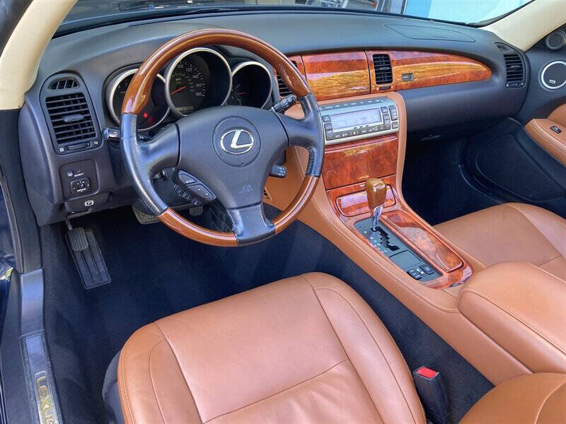 2005 Lexus SC 430