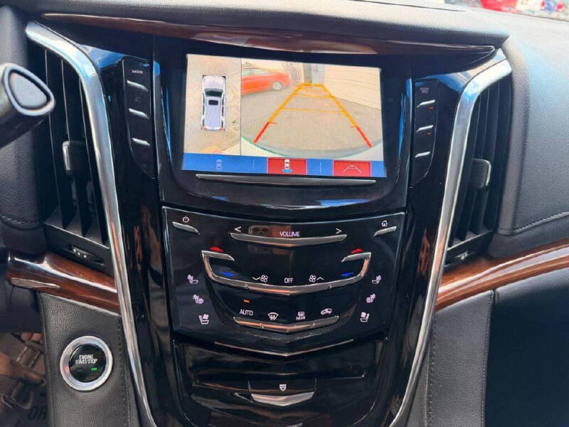 2017 Cadillac Escalade ESV Luxury