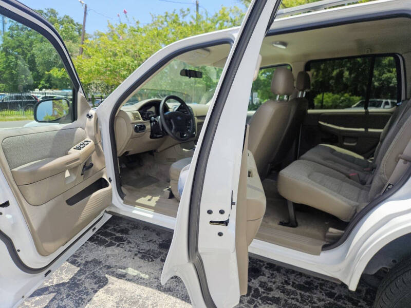 2003 Ford Explorer XLS