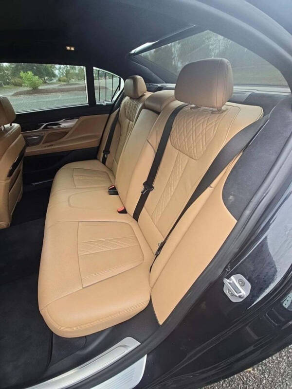 2018 BMW 7 Series 750i
