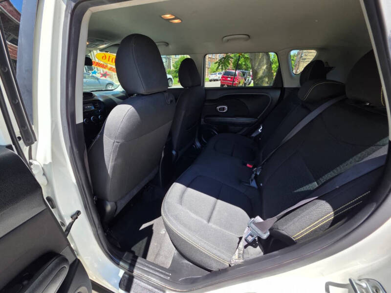 2016 Kia Soul +
