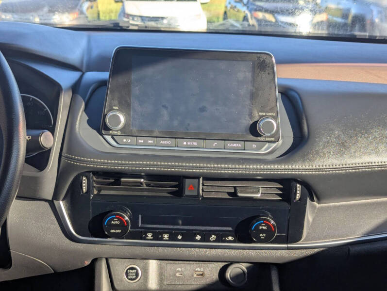 2021 Nissan Rogue SV