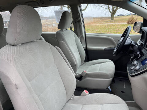 2016 Toyota Sienna L 7-Passenger