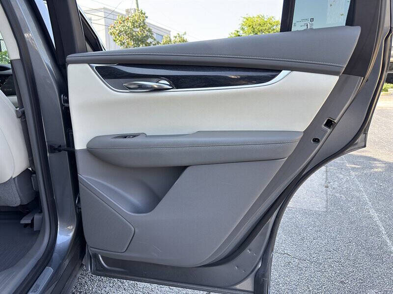 2021 Cadillac XT6 23