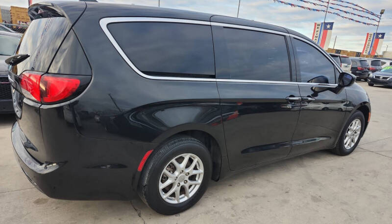 2017 Chrysler Pacifica Touring