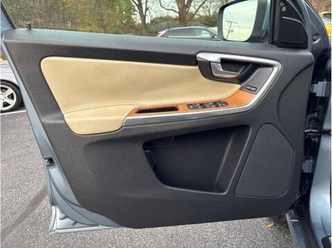 2017 Volvo XC60 T5 Inscription