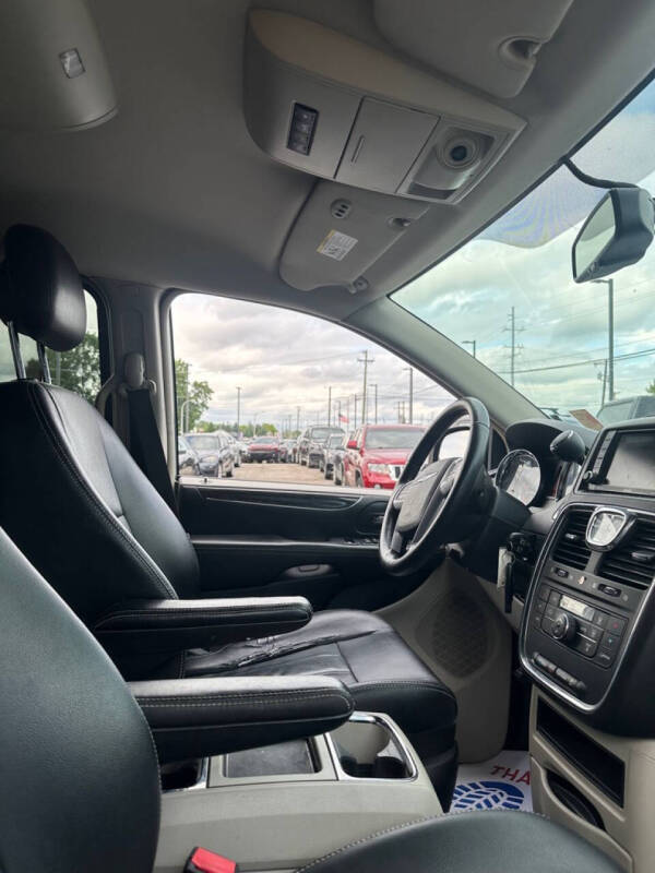 2013 Chrysler Town and Country Touring