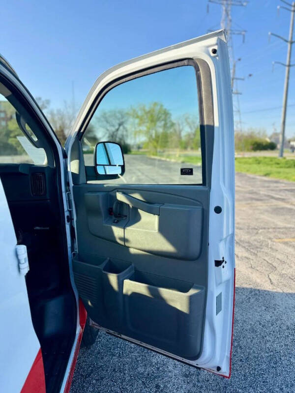 2017 GMC Savana 2500