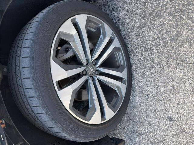 2020 Audi Q8 quattro Premium Plus 55 TFSI