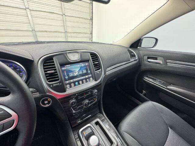 2018 Chrysler 300