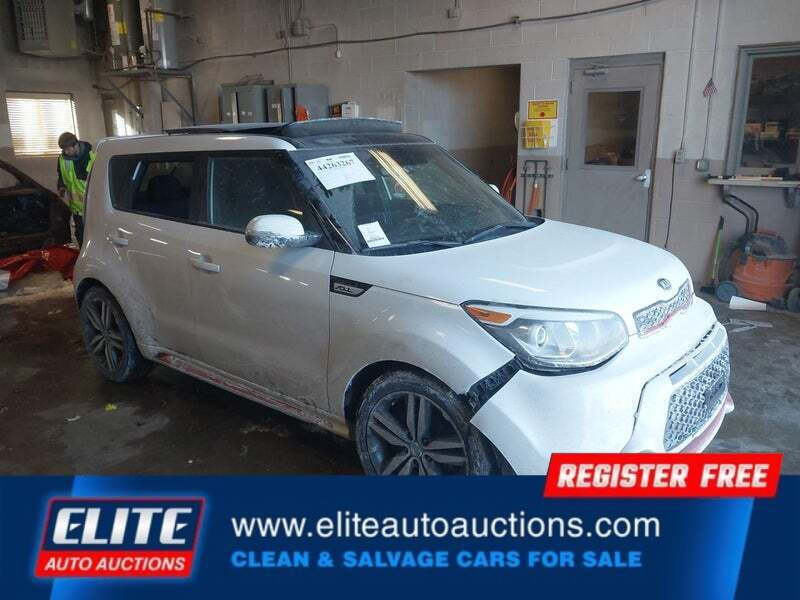 White 2014 Kia Soul + + 4dr Crossover 1