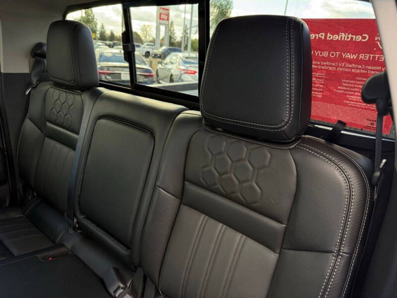 2023 Nissan Frontier SV