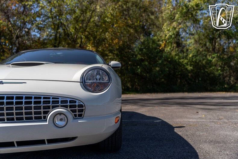 2002 Ford Thunderbird Deluxe