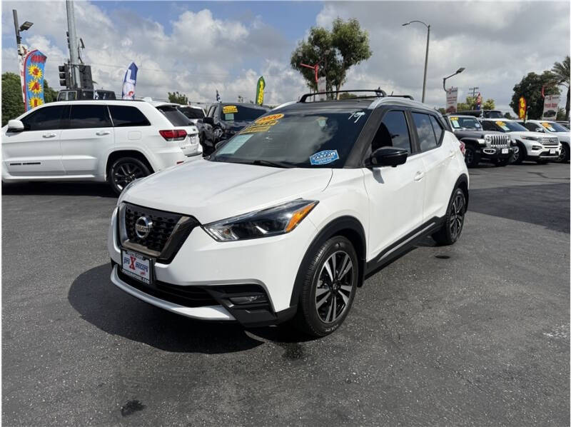 2020 Nissan Kicks SR