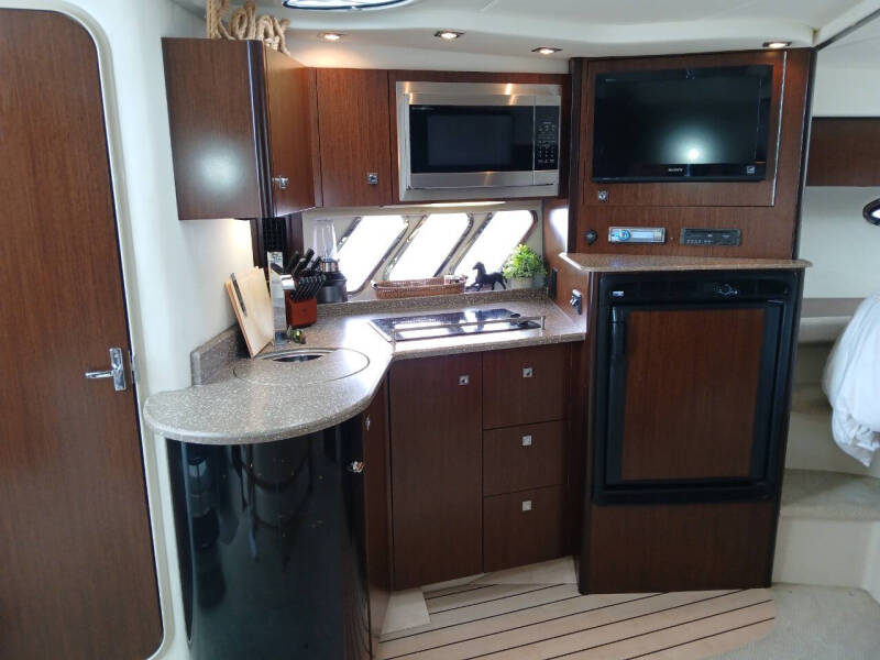 2012 Cruisers Yachts 380 Express