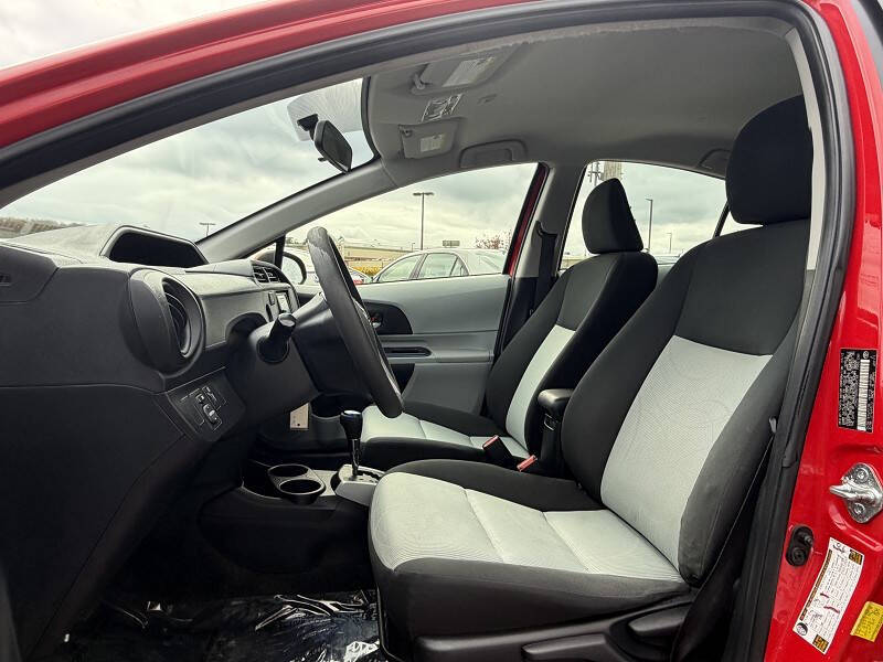 2013 Toyota Prius c Two