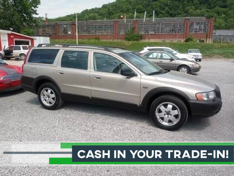 2001 Volvo V70 for sale at SAVORS AUTO CONNECTION LLC in East Liverpool OH