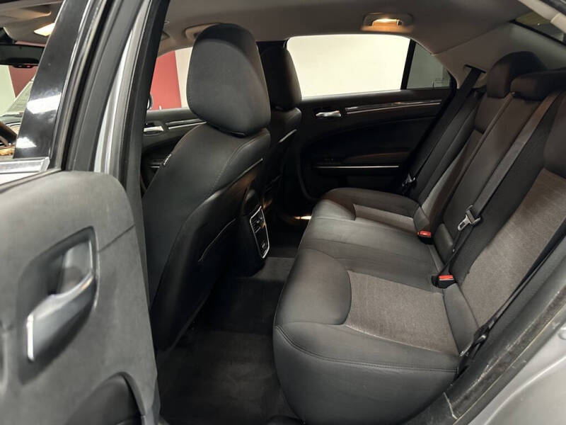 2018 Chrysler 300 Touring