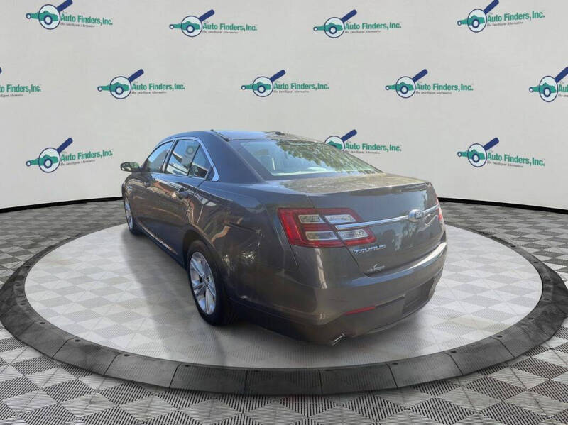 2018 Ford Taurus SE