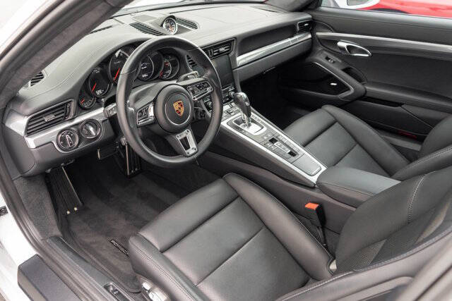 2019 Porsche 911 14