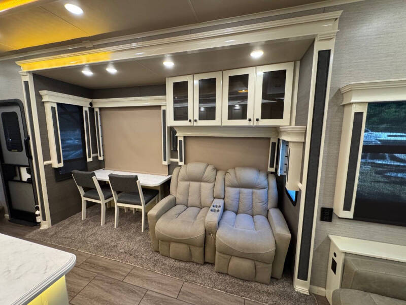 2021 Vanleigh RV Beacon Series M-34RLB