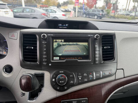 2014 Toyota Sienna Limited 7-Passenger