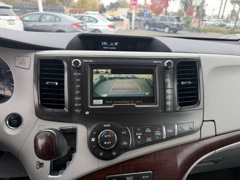 2014 Toyota Sienna Limited 7-Passenger