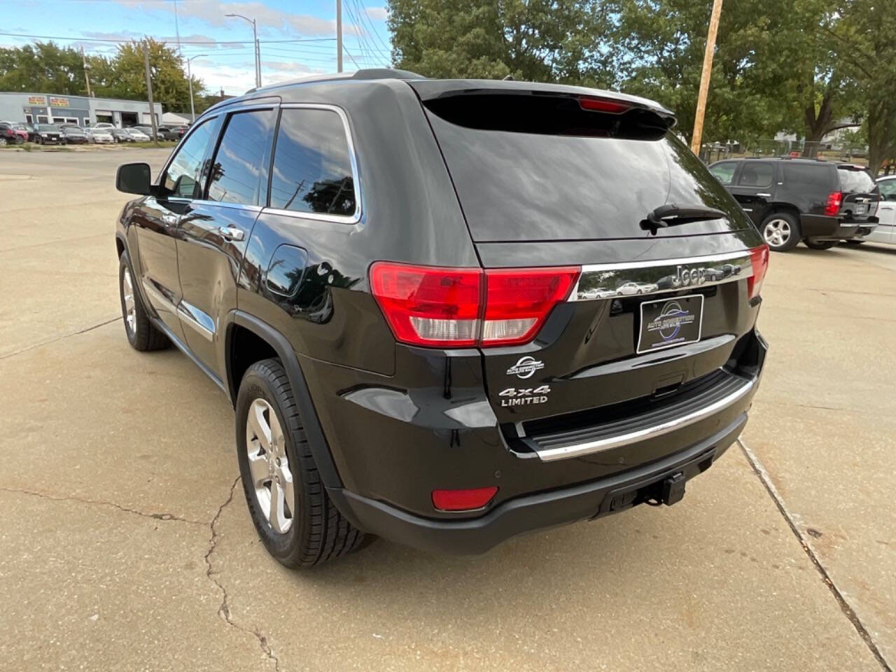 2013 Jeep Grand Cherokee for sale at Auto Connection in Waterloo, IA